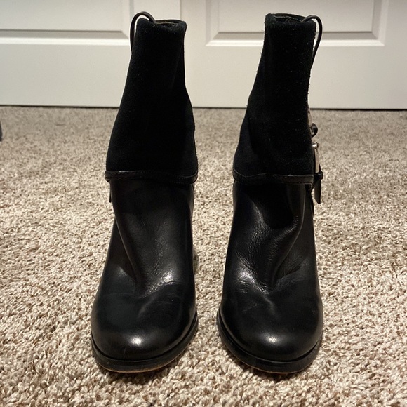 Used great condition Michael Kors shark booties 🥾 - Picture 5 of 11